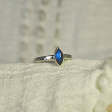 Load image into Gallery viewer, Tiny Labradorite Ring