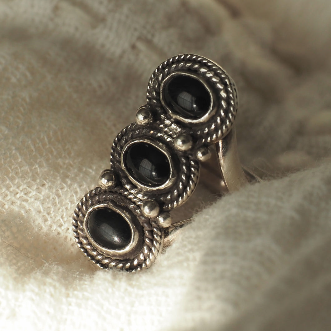 Black onyx Triplet ring