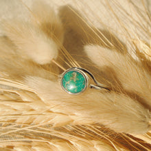 Load image into Gallery viewer, Turquoise Oval size 8
